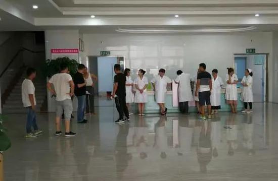 深圳黑诊所故意增加患者痛苦赚治疗费 还花钱删差评