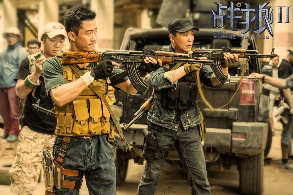 《战狼2》重映引争议，首日票房不足5万，网友：消费情怀要有度