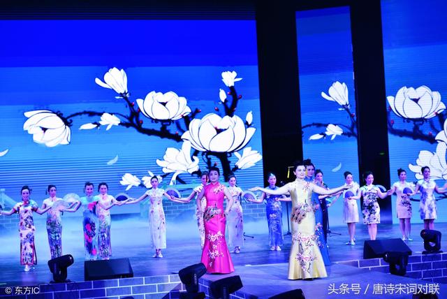上联：同心协力齐筑梦，下联怎么对？