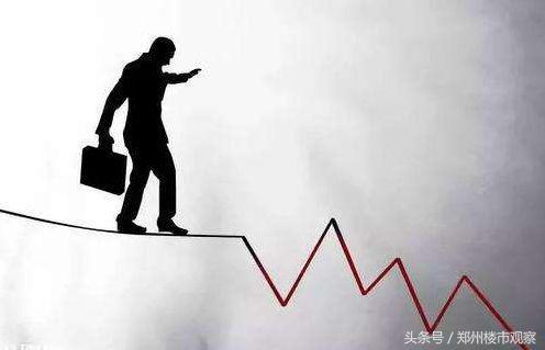 马云的预言期限越来越近，房价开始下跌，为何开发商还拼命盖房？