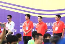 孔令辉罕见亮相马拉松!彻底远离国乒 张继科戴墨镜合影孔令辉-知道了吗?