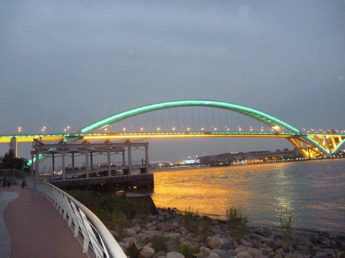 P1100070 变色龙亦变色桥