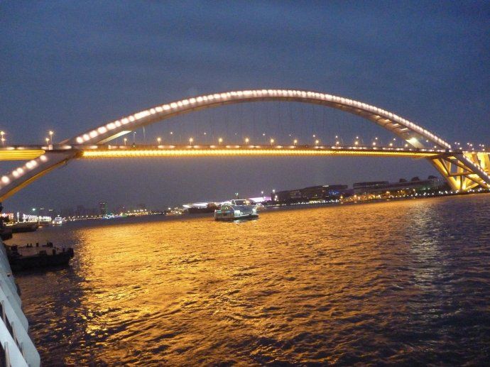 P1100073 变色龙亦变色桥
