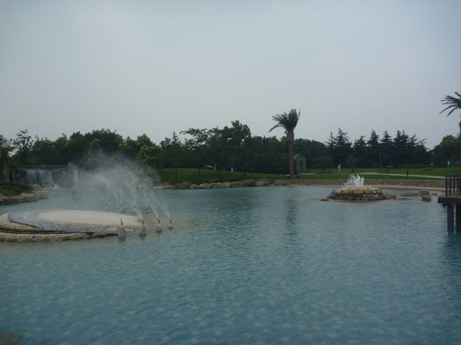 P1060061 月湖公园~以假乱真游沙滩