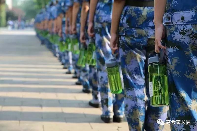 执笔寄情思:一位大学新生妈妈的来信感动所有人
