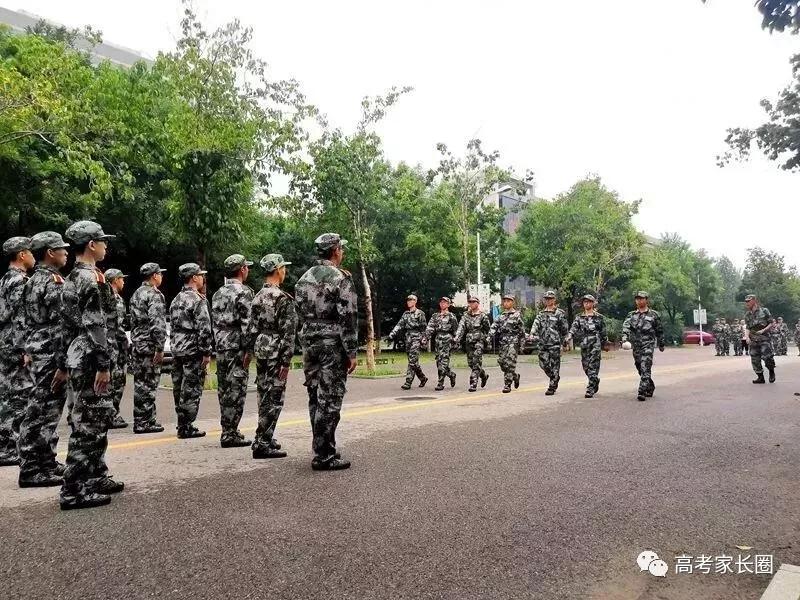 执笔寄情思:一位大学新生妈妈的来信感动所有人