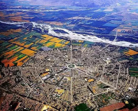 配图 它是中国唯一没有红绿灯的城市,竟然不堵车!还美得特别词穷!