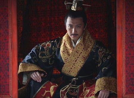 配图 战神皇帝亲征叛军却在半路认怂 对大臣讲:我害怕那个人