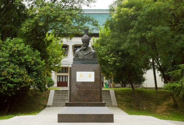 屈原纪念馆 此战国文物全国仅两件,离奇失窃后于美国拍卖,最终结果令人流泪