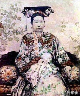 慈禧年轻时到底有多美?看完这些照片后,突然很同情咸丰皇帝 慈禧年轻时到底有多美?看完这些照片后,突然很同情咸丰皇帝