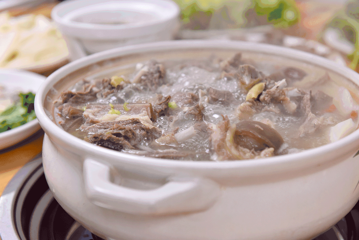 厨娘说漏嘴：炖羊肉汤时，很多人忽略这一步，难怪膻味重