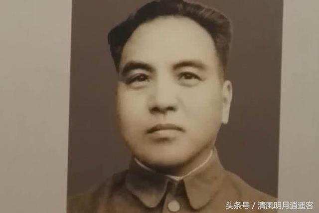 配图 此人客死异国他乡,周恩来亲自抬棺,五大元帅为其送殡