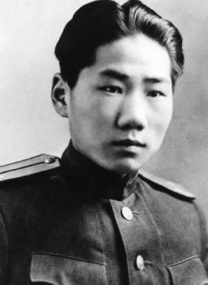 上将赵南起：凭借两件标志物，辨认出战友毛岸英遗体