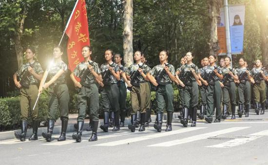 河南各大高校军训风采照 你pick哪一个?(图)