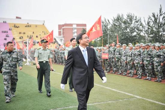 河南各大高校军训风采照 你pick哪一个?(图)