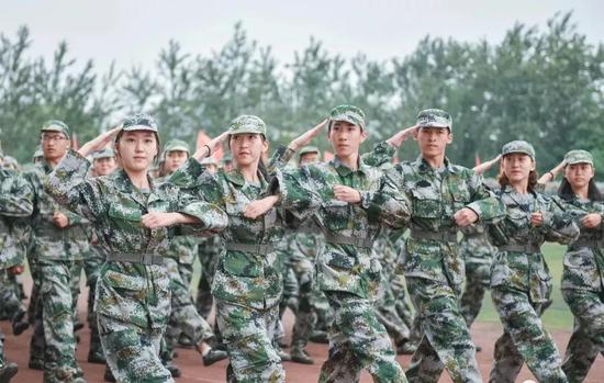 河南各大高校军训风采照 你pick哪一个?(图)