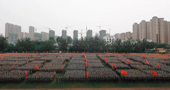 河南各大高校军训风采照 你pick哪一个?(图)