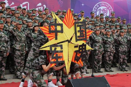 河南各大高校军训风采照 你pick哪一个?(图)