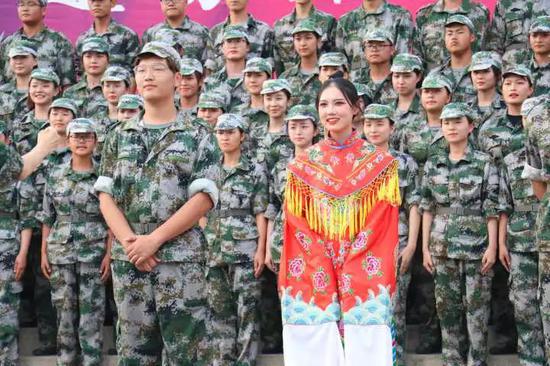 河南各大高校军训风采照 你pick哪一个?(图)