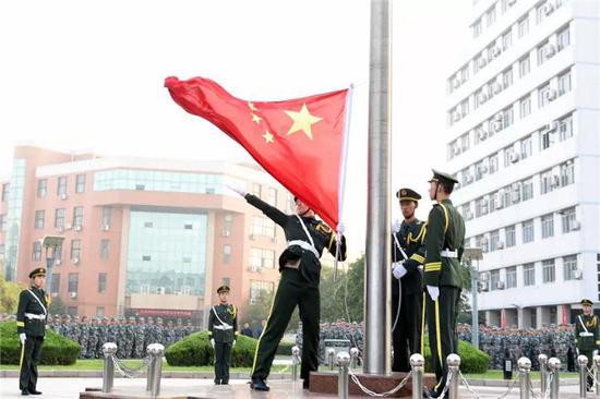 河南各大高校军训风采照 你pick哪一个?(图)