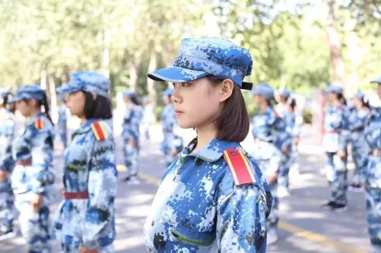 河南各大高校军训风采照 你pick哪一个?(图)