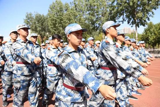 河南各大高校军训风采照 你pick哪一个?(图)