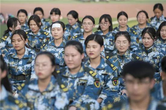 河南各大高校军训风采照 你pick哪一个?(图)