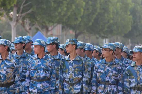 河南各大高校军训风采照 你pick哪一个?(图)