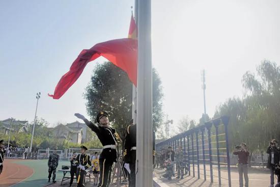 河南各大高校军训风采照 你pick哪一个?(图)