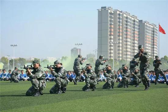 河南各大高校军训风采照 你pick哪一个?(图)