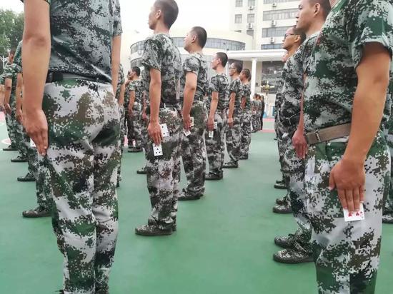 河南各大高校军训风采照 你pick哪一个?(图)