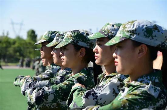 河南各大高校军训风采照 你pick哪一个?(图)