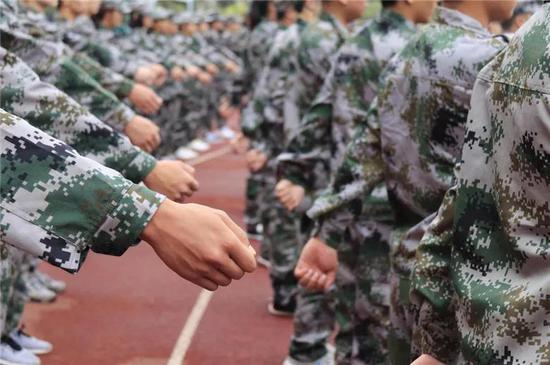 河南各大高校军训风采照 你pick哪一个?(图)