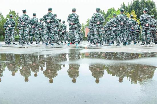 河南各大高校军训风采照 你pick哪一个?(图)