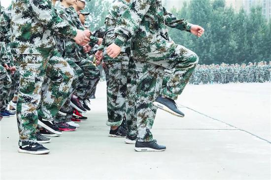 河南各大高校军训风采照 你pick哪一个?(图)